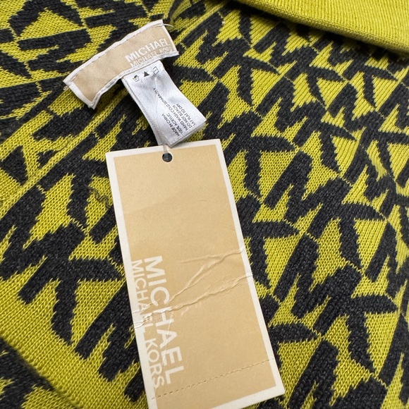 Michael Michael Kors Scarf and Hat - Picture 4 of 4